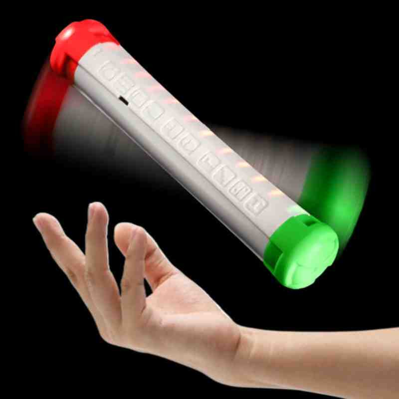 STICKFLIP Tira,gira i puntua- Juego de habilidad con efectos de luz i sonido